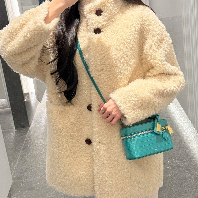 JW PEI Cleo Box Bag Crocodile- - Women Handheld Bags reseña y precio