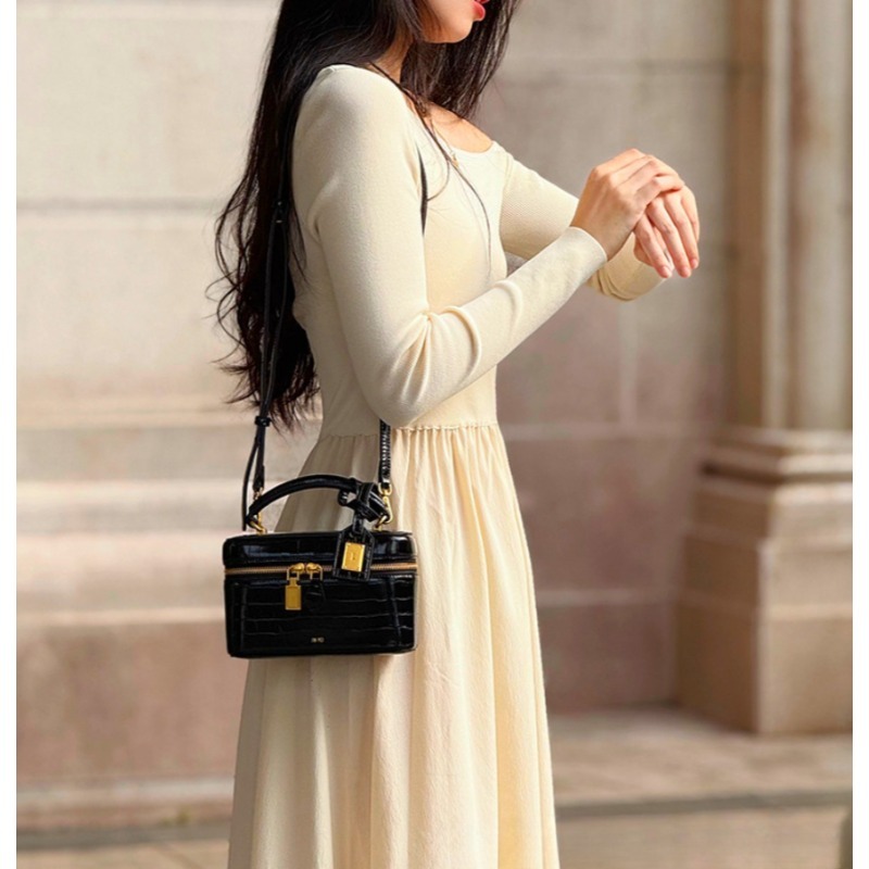 JW PEI Cleo Box Bag Crocodile- - Women Handheld Bags reseña y precio