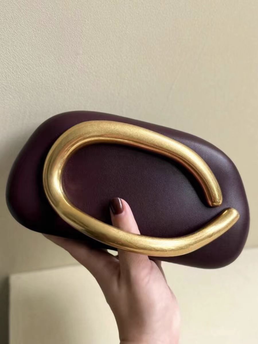 Gold Metal Closure Box Clutch  - Women Bags Gold reseña y precio